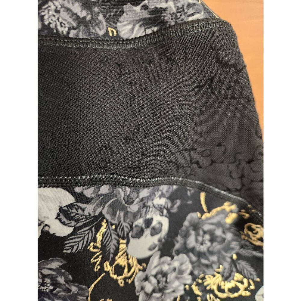 Torrid Lace Inset Legging Floral Skull Black 4. 42 waist, 25 inseam, 13 rise a - Picture 7 of 9
